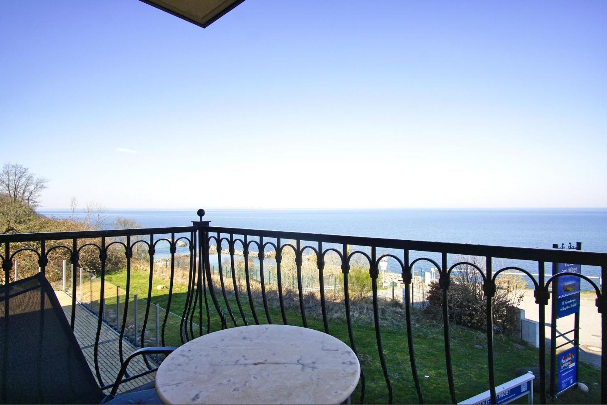 Ferienwohnung Mit Traumhaftem Meerblick - Haus Am Meer Fewo 02 Lohme Ngoại thất bức ảnh